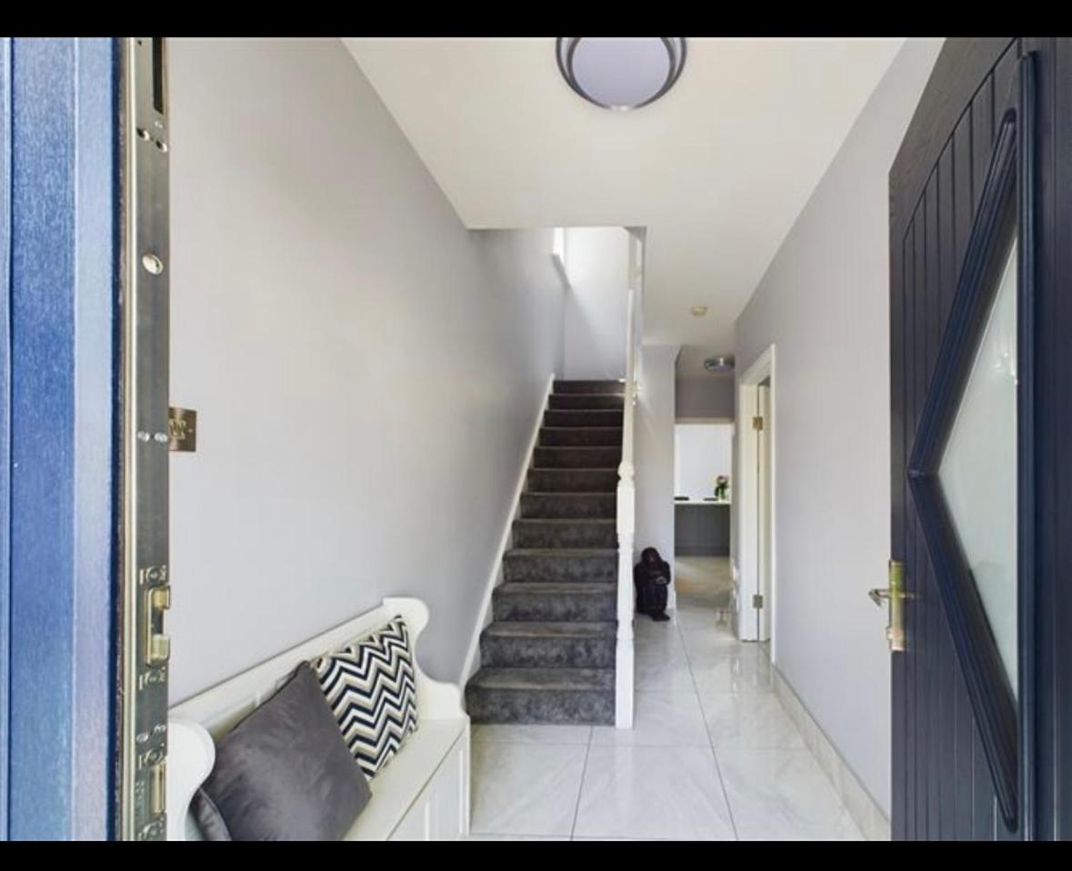 Apartmán Deluxe Dwelling - 15 Mins From Cork City/Airport Exteriér fotografie